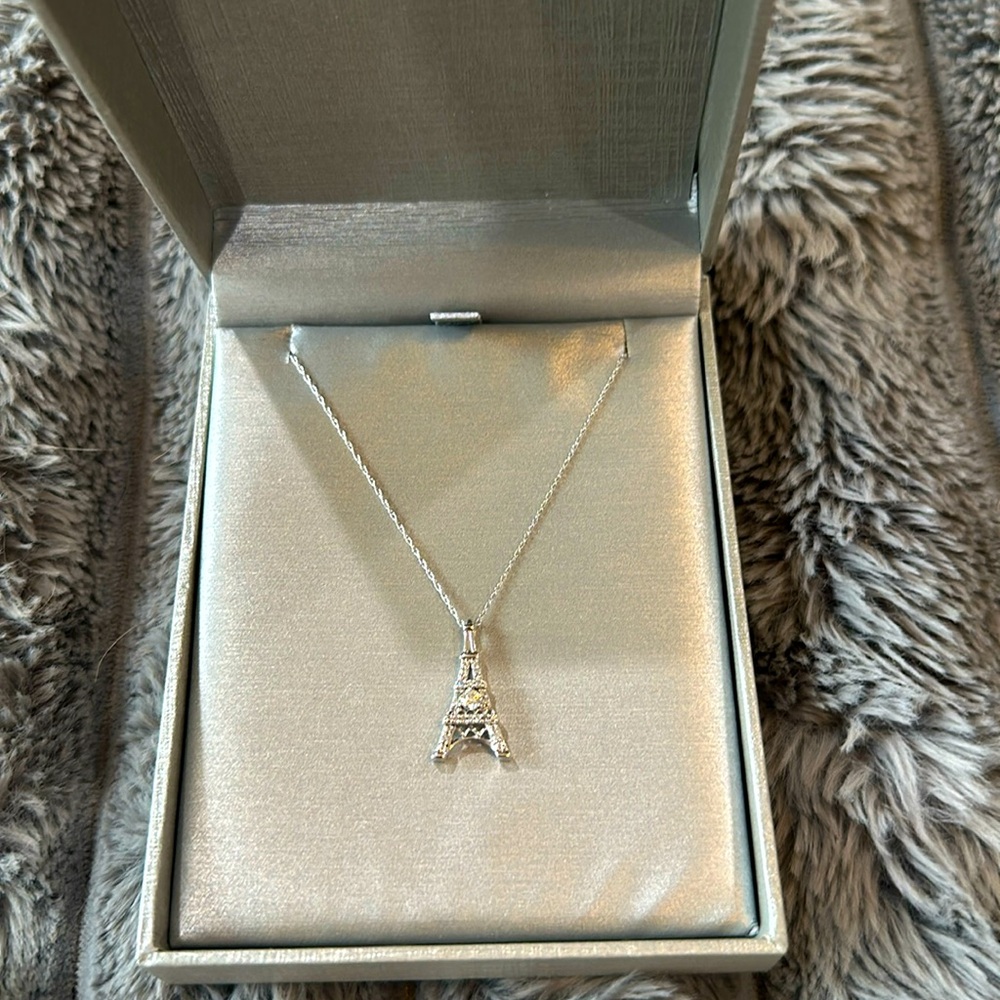 NEW Eiffel Tower Diamond necklace